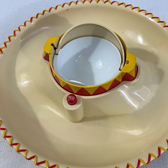 Kitchen Fundamentals Singing Sombrero Chips And Salsa Bowl Poshmark